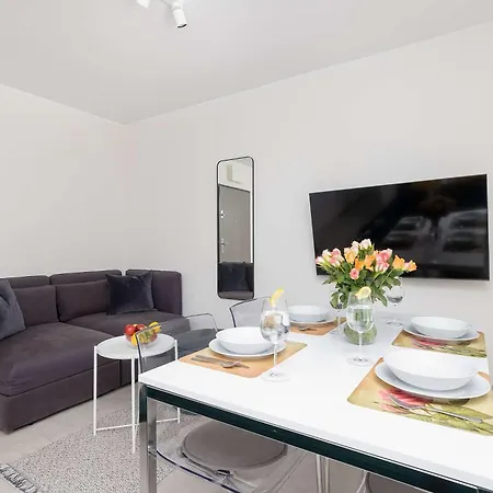 Bright With Terrace And Parking Close To The Sea In By Renters *