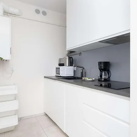 Bright With Terrace And Parking Close To The Sea In By Renters ニエホジェ