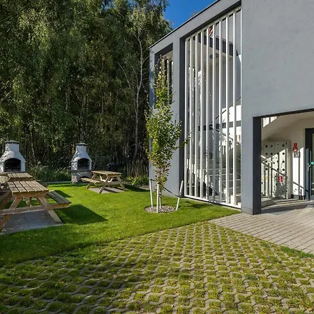 Bright With Terrace And Parking Close To The Sea In By Renters アパート ニエホジェ