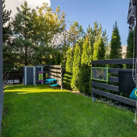 Bright With Terrace And Parking Close To The Sea In By Renters ニエホジェ