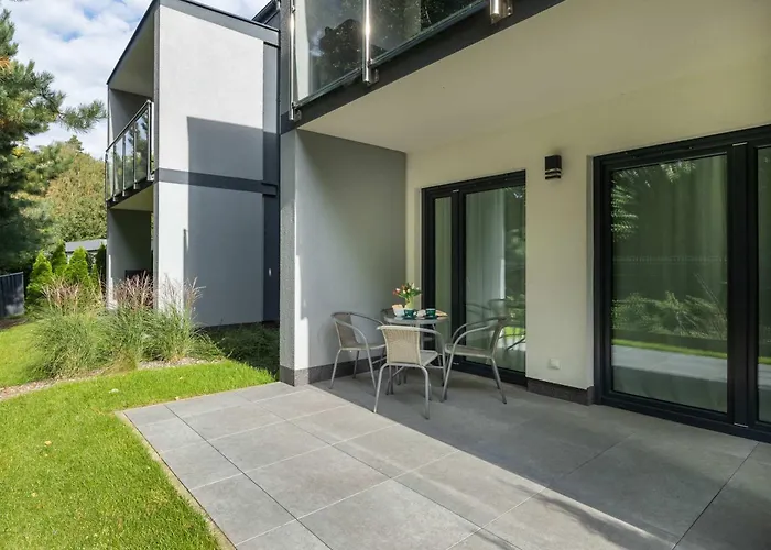 Bright With Terrace And Parking Close To The Sea In By Renters Appartamento